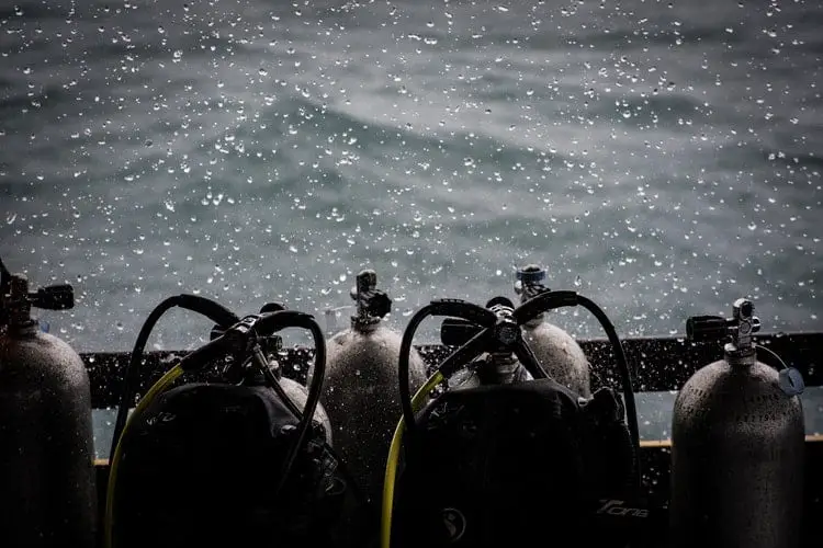 scuba tank