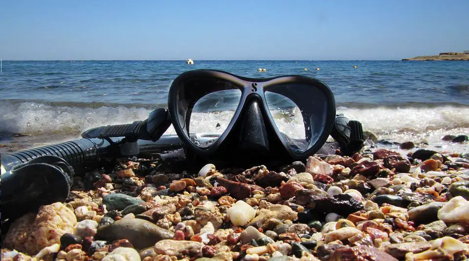 dive mask