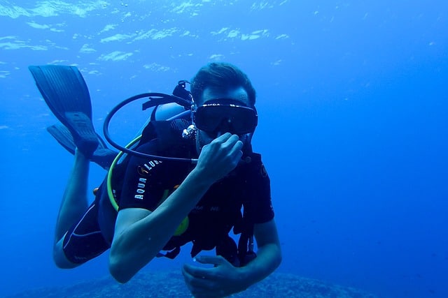 diver wearing a full scuba gear